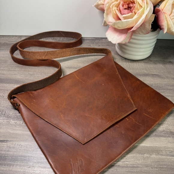 Jojo Leather Handbags - Handmade Leather Envelope Clutch/Shoulder bag STUNNING